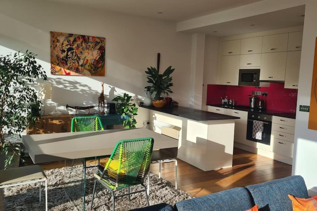 Luxurious Flat Sunny, Quiet, Design, Lift, Balcony Appartement Londen Buitenkant foto